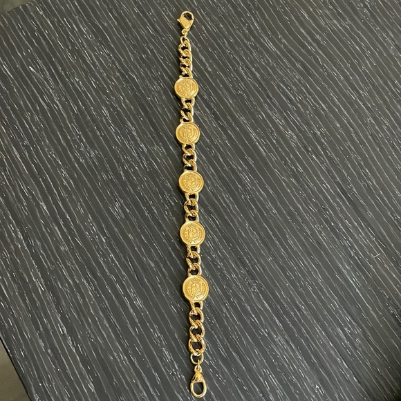 Liz Claiborne insignia gold tone bracelet. New - Picture 2 of 2